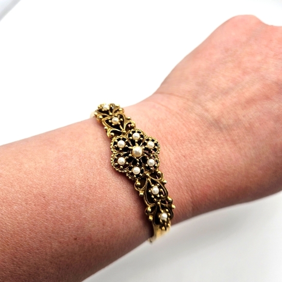 VINTAGE Seed Peal Gold Plated Ornate Bangle Bracelet Victorian Style - Picture 4 of 6